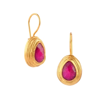 Elegant earring, brass goldplated, Ruby